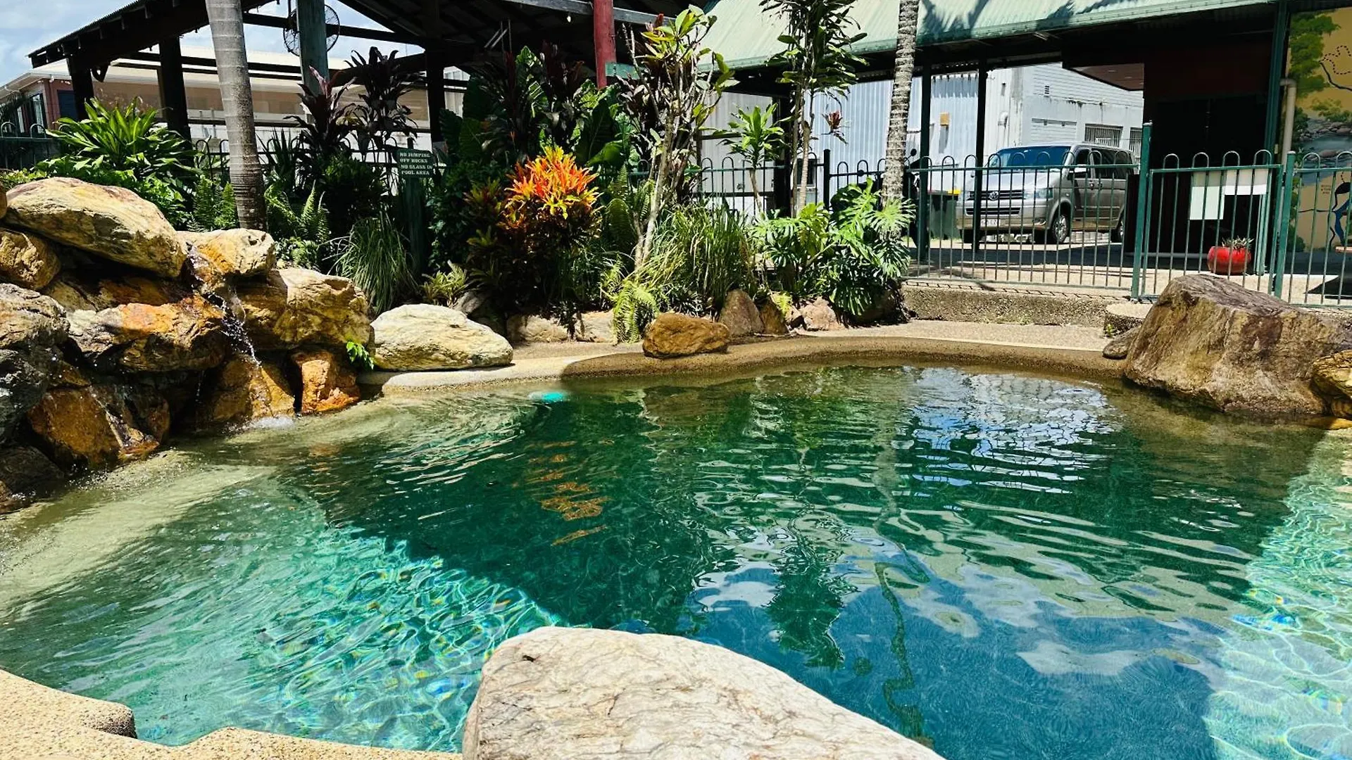 Exchange Hotel Backpacker Resort Mossman