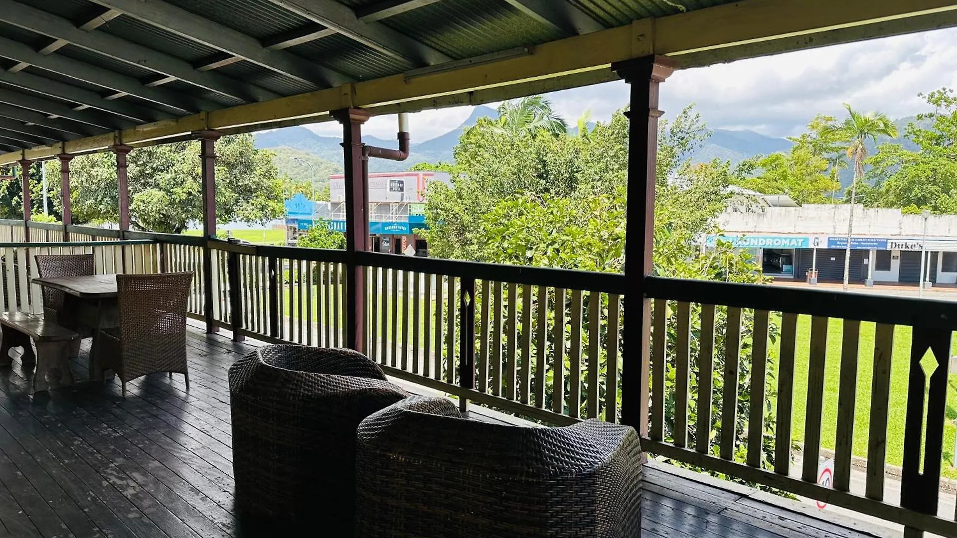 Hostel Exchange Hotel Backpacker Resort Mossman